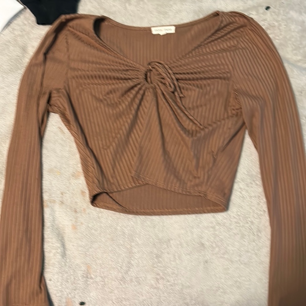 Brown cropped long sleeve shirt